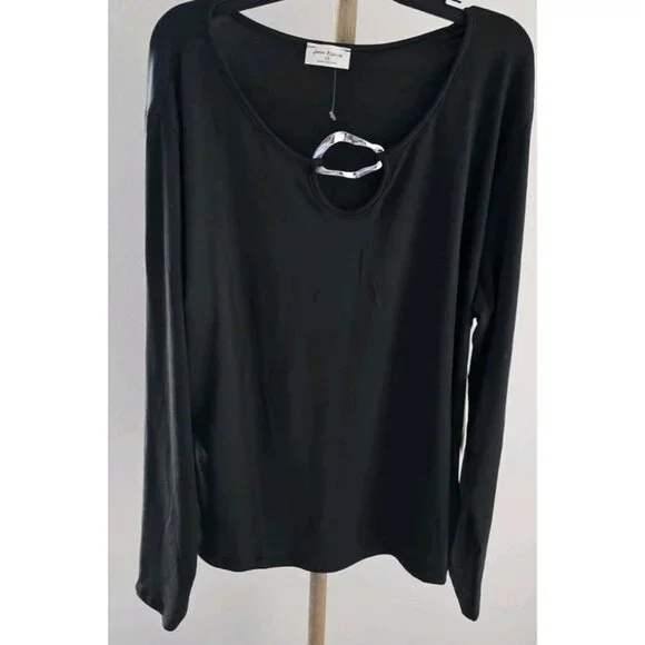 Free Kisses Black Long Sleeve Top Metal Accent Stretch Plus Size 2X - Picture 7 of 9